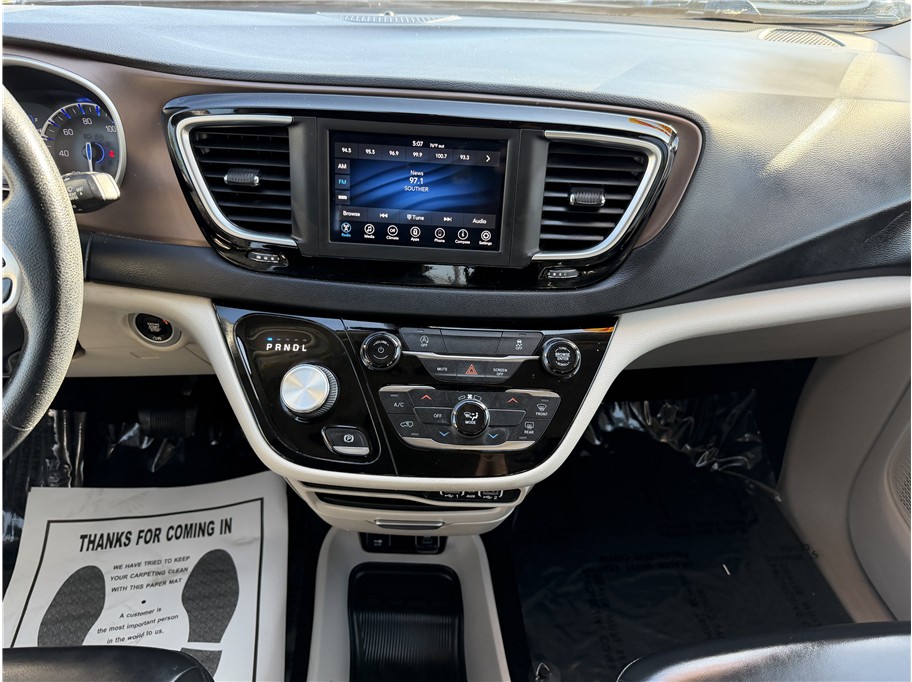 2021 Chrysler Voyager LXI - Photo 39