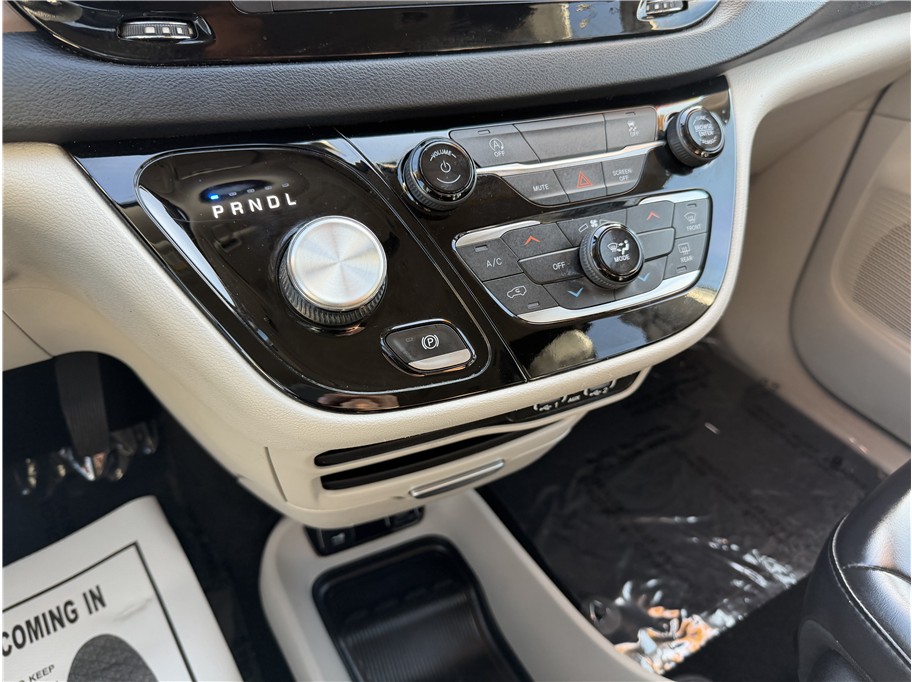 2021 Chrysler Voyager LXI - Photo 41