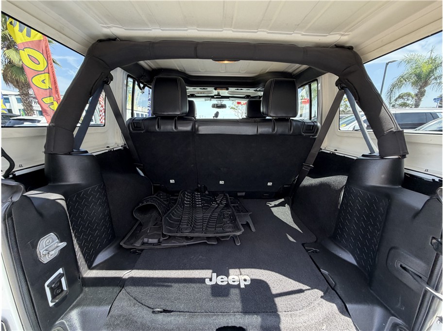 2015 Jeep Wrangler Unlimited Freedom Edition - Photo 24