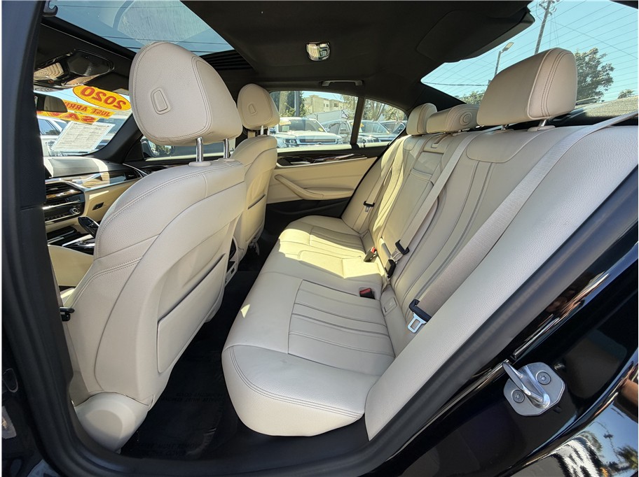 2020 BMW 5 Series 530i - Photo 20
