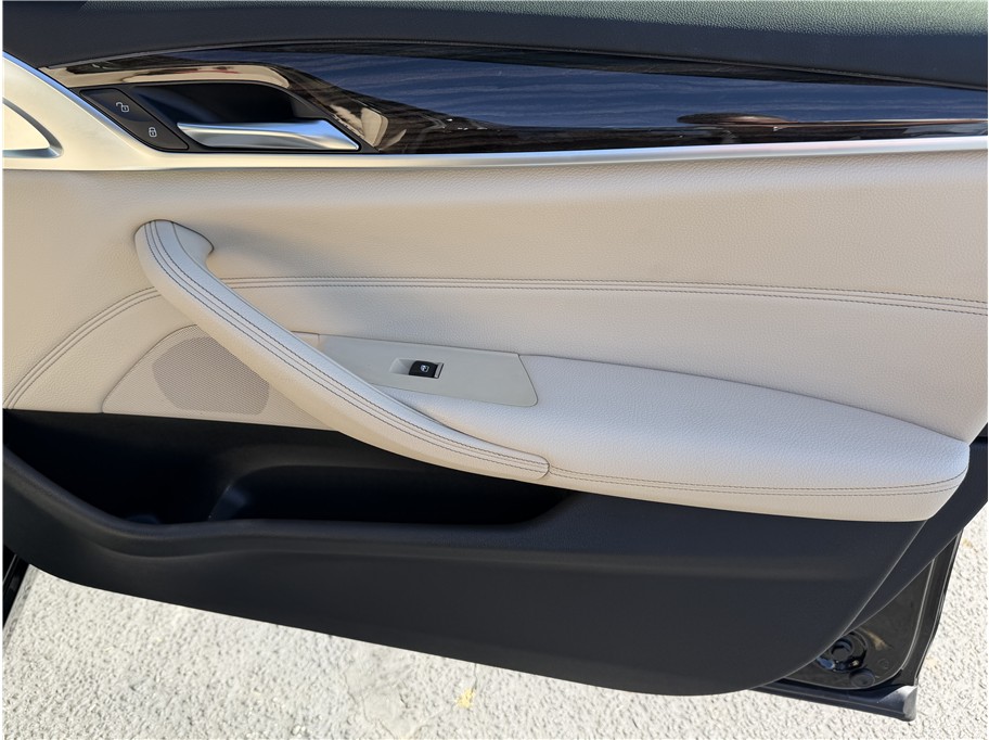 2020 BMW 5 Series 530i - Photo 27