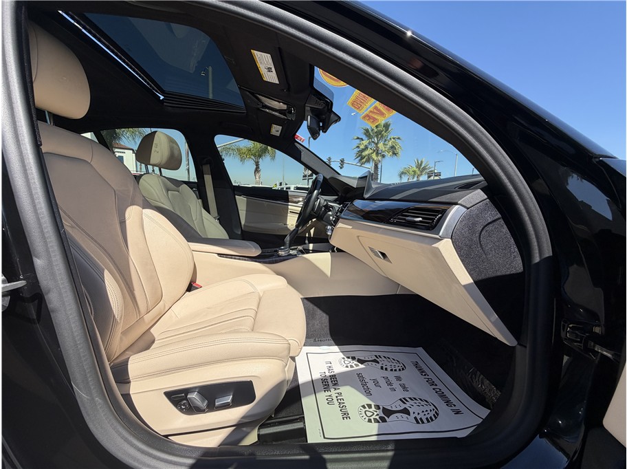 2020 BMW 5 Series 530i - Photo 29