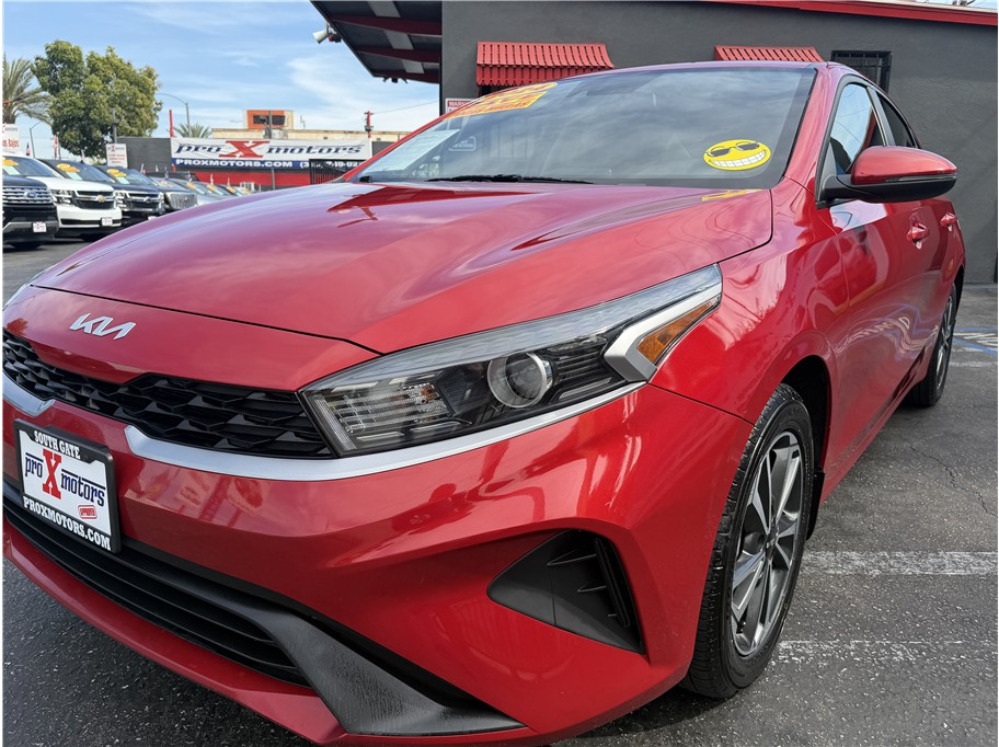 2024 Kia Forte LXS - Photo 11