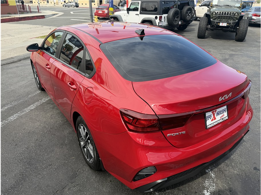 2024 Kia Forte LXS - Photo 12