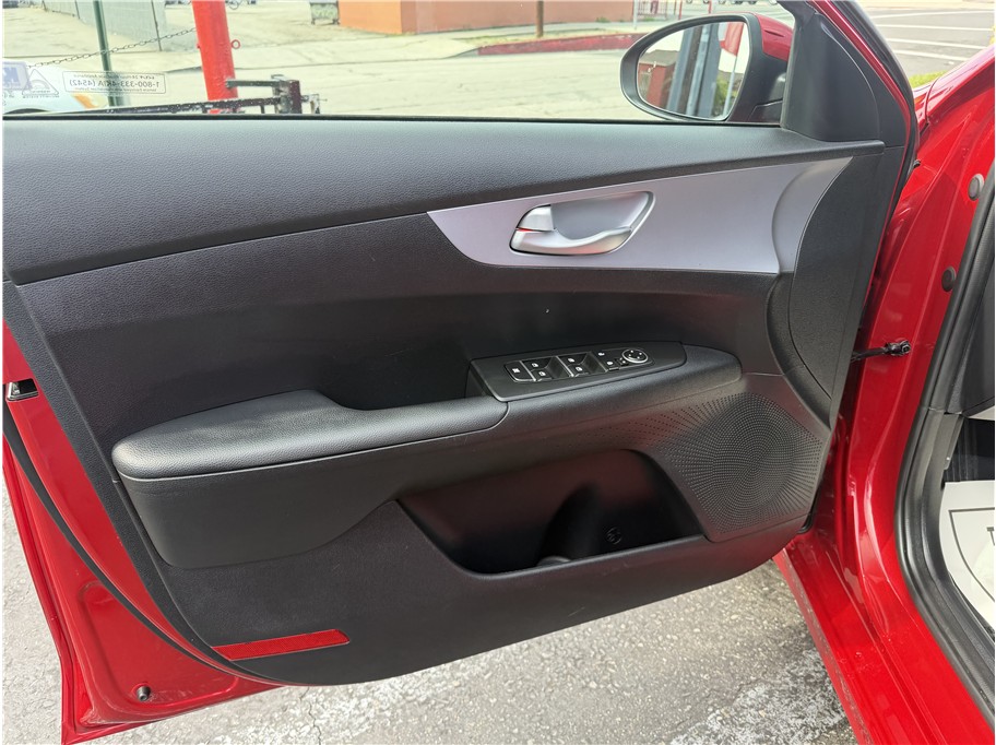 2024 Kia Forte LXS - Photo 14