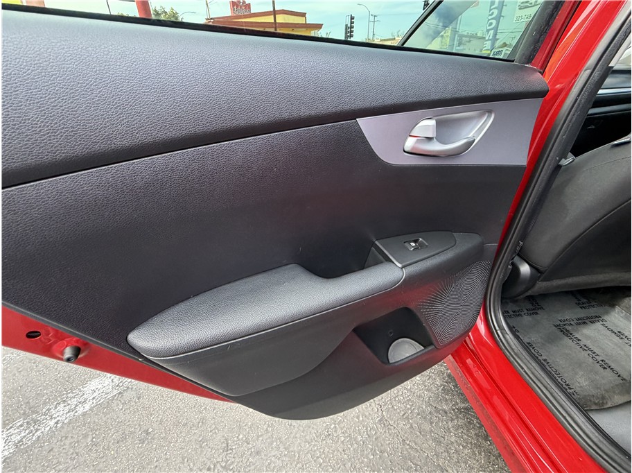 2024 Kia Forte LXS - Photo 19