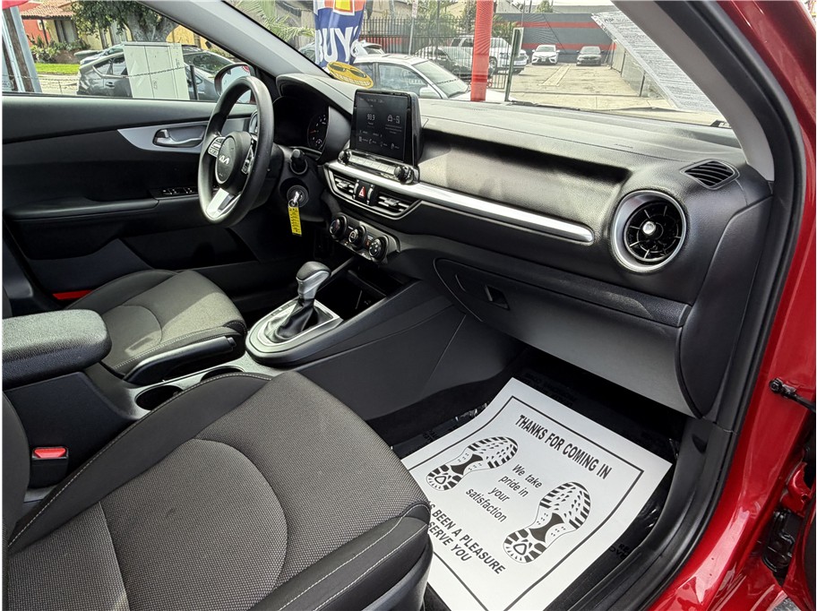2024 Kia Forte LXS - Photo 26