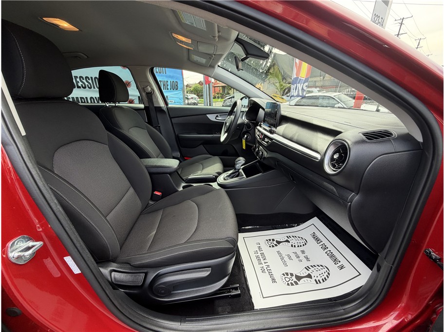 2024 Kia Forte LXS - Photo 27