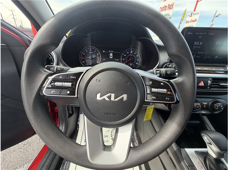 2024 Kia Forte LXS - Photo 29