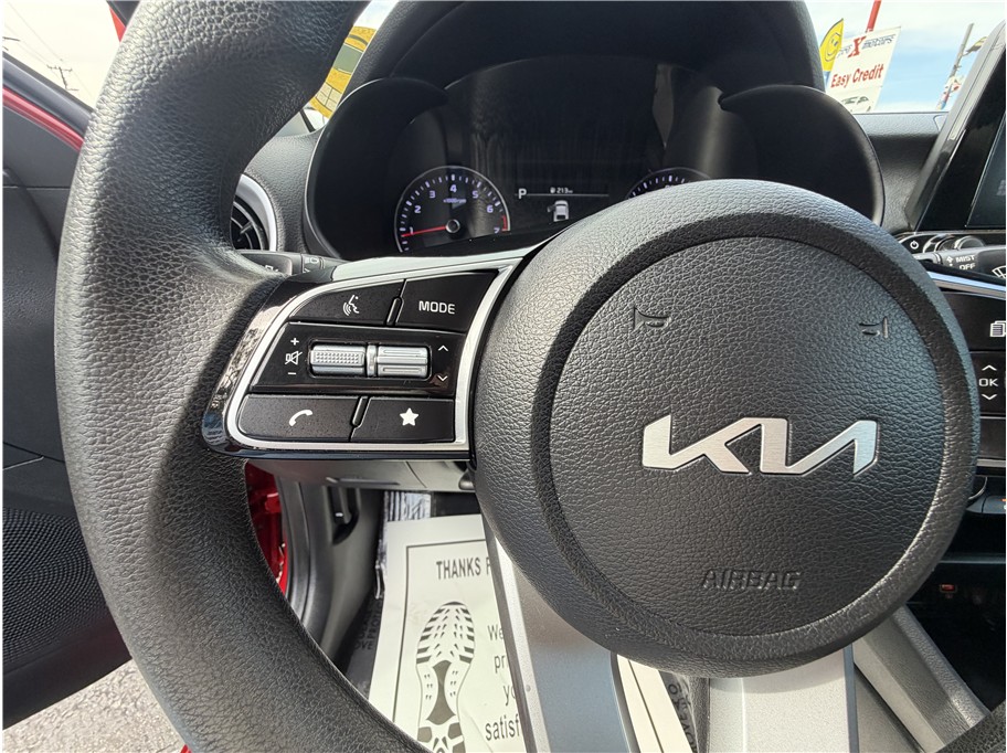 2024 Kia Forte LXS - Photo 30
