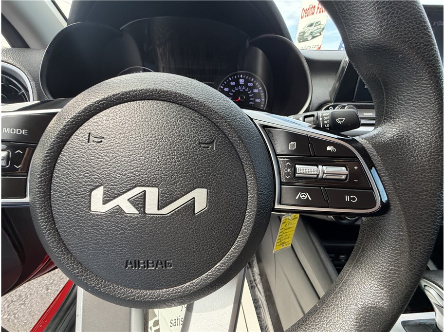 2024 Kia Forte LXS - Photo 31