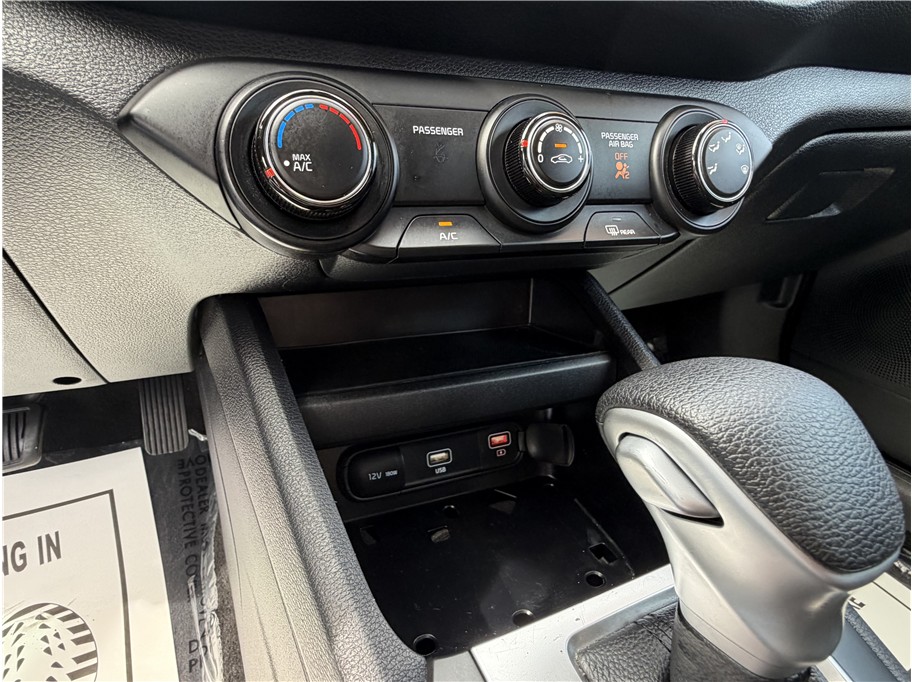 2024 Kia Forte LXS - Photo 35