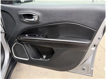 Vehicle Thumb #29