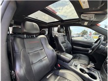 Vehicle Thumb #32