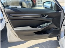 Vehicle Thumb #13