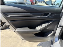Vehicle Thumb #18