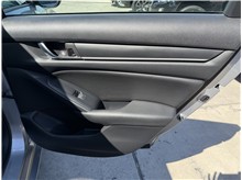 Vehicle Thumb #23