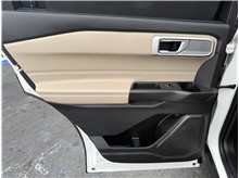Vehicle Thumb #20