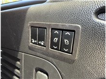 Vehicle Thumb #29