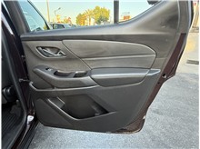 Vehicle Thumb #26