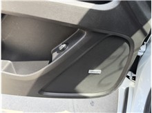 Vehicle Thumb #17