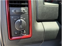 Vehicle Thumb #32