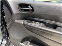 Vehicle Thumb #32