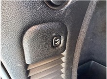 Vehicle Thumb #26