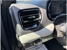 Vehicle Thumb #37