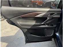 Vehicle Thumb #21