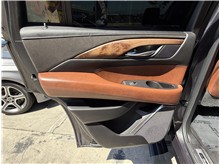 Vehicle Thumb #21