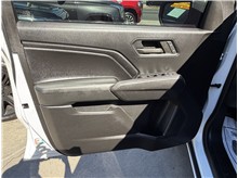 Vehicle Thumb #16