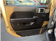 Vehicle Thumb #16