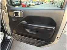 Vehicle Thumb #23