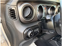 Vehicle Thumb #29
