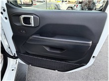 Vehicle Thumb #26