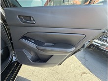 Vehicle Thumb #20