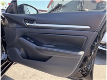 Vehicle Thumb #24