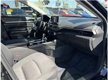 Vehicle Thumb #25
