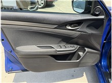 Vehicle Thumb #16