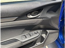 Vehicle Thumb #17
