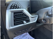 Vehicle Thumb #37