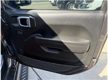 Vehicle Thumb #27