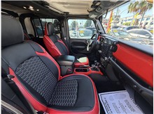 Vehicle Thumb #29