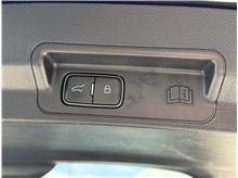 Vehicle Thumb #26