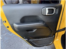 Vehicle Thumb #19