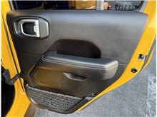 Vehicle Thumb #26