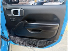 Vehicle Thumb #31