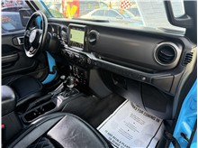 Vehicle Thumb #32