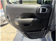 Vehicle Thumb #19